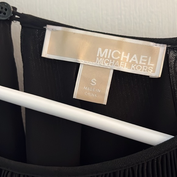 MICHAEL Michael Kors Short Sleeve Pleated / Plisse Dress Black Flowy Dress Small - Picture 7 of 7